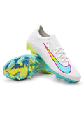 Nike Mercurial/マーキュリアル FG ホワイトとターコイズのサッカースパイク、グラデーションのスウッシュと虹色のソールプレート