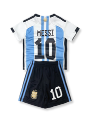 子供用アルゼンチン代表ユニフォームセット リオネル・メッシ 背番号10 水色白縦縞 黒アクセント エンブレム刺繍