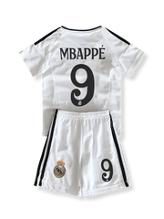 子供用レアル・マドリードユニフォームセット キリアン・ムバッペ 背番号9 ホワイト ゴールドネイビーアクセント クラブエンブレム刺繍