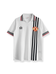 1975/80シーズンのマンチェスター・ユナイテッドアウェイユニフォーム、ジョージ・ベスト着用のクラシックサッカージャージ