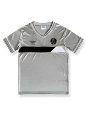 1986年シーズンのニューカッスルアウェイユニフォーム、ケヴィン・キーン着用のクラシックサッカージャージ