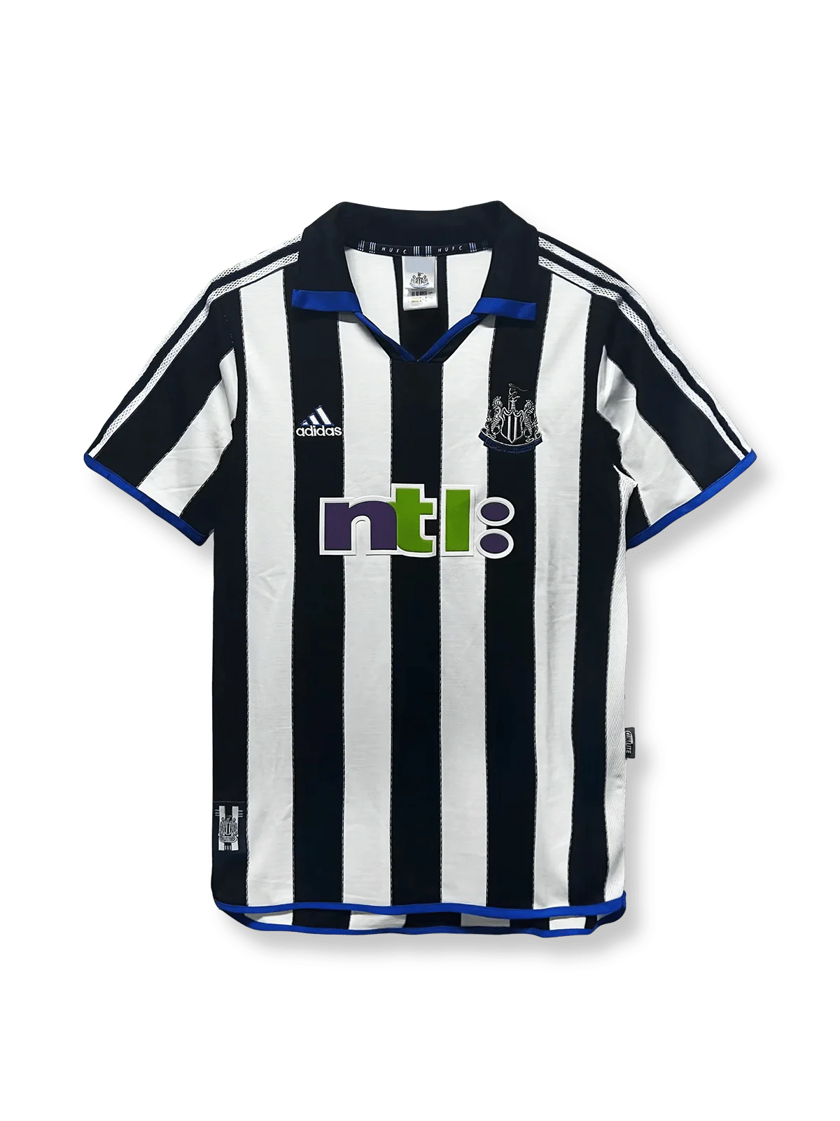 2000/01シーズンのニューカッスルホームユニフォーム、アラン・シアラー着用のクラシックサッカージャージ