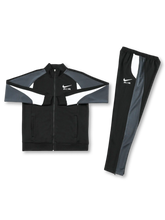 ブラック×グレー切替のNike Airトラックジャケットとパンツの正面全体