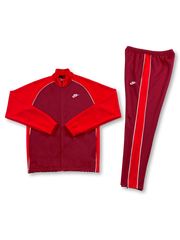 バーガンディ×レッド切替のトラックジャケットとパンツの正面全体