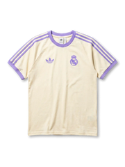 レアル・マドリード×adidas Originals復刻ライフスタイルTシャツ正面・クリーム×パープル、パープル3本ストライプ袖・RMエンブレム・背面REAL MADRIDアーチテキスト