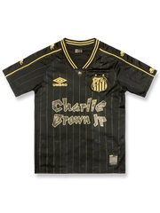 2024年サントスFCとCharlie Brown Jr.のコラボによる特別版ホームユニフォーム、スケートボードモチーフのデザイン