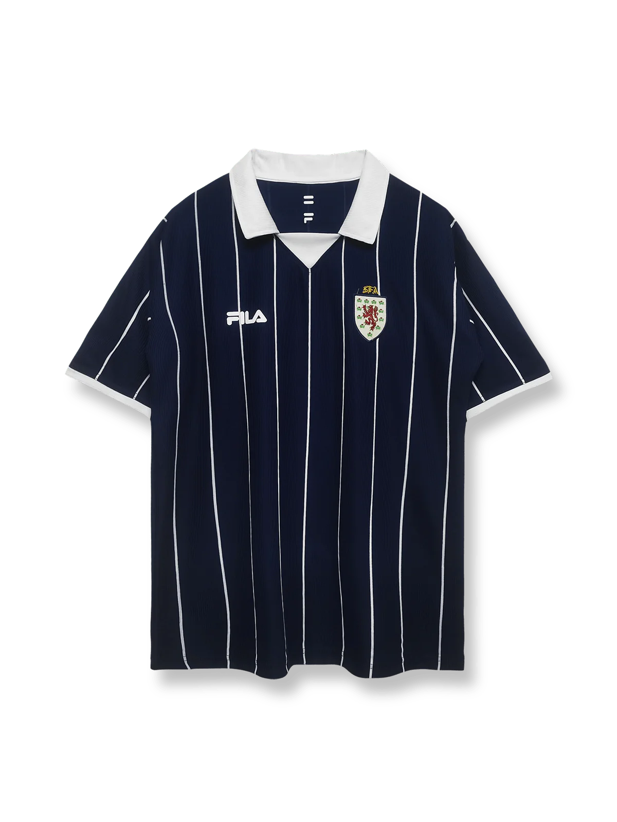 2002シーズンのスコットランド代表ホームユニフォーム、バリー・ファーガソン・ロス・カウンシル着用、伝統的なダークブルー基調のデザイン