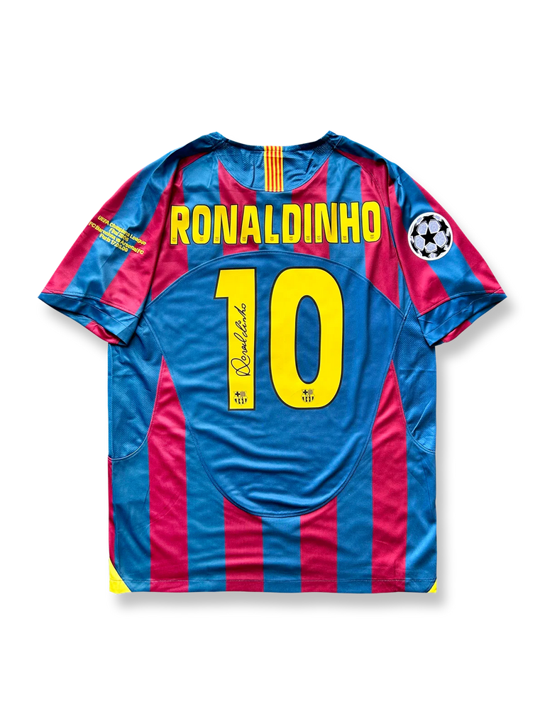 2005_06_barcelona_home_ronaldi