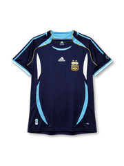 2006アルゼンチン代表アウェイ正面、ネイビー×スカイブルー曲線パネル・FIFA W杯パッチ