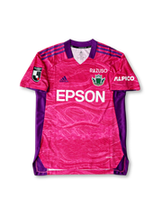 2021年松本山雅FC ゴールキーパーユニフォーム 正面、EPSONロゴと等高線モチーフのデザイン