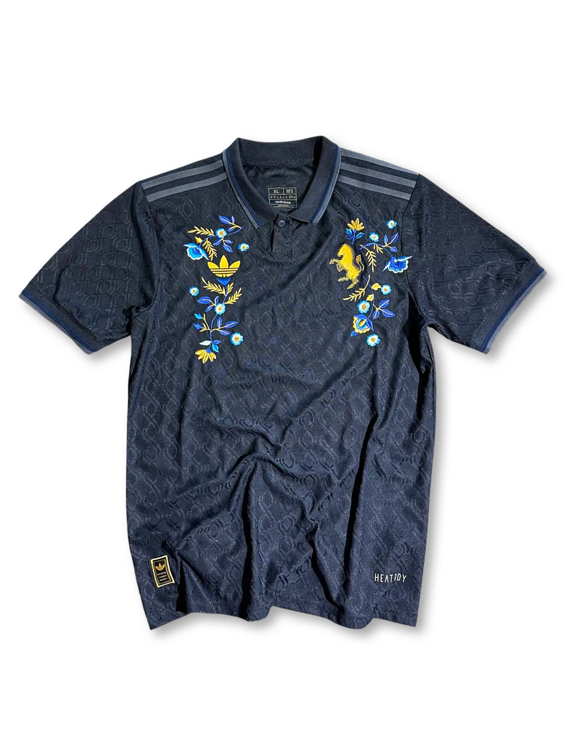 2024-25-juventus-third-hand-