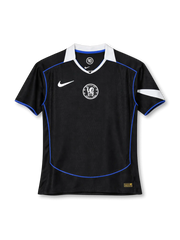 2025-26チェルシーアウェイプレイヤーイシュー正面、ブラック×ブルーパイピング・クラシック円形ライオンエンブレム