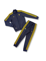 2025-26年マンチェスター・ユナイテッド トラックスーツ 上下セット 正面全体  