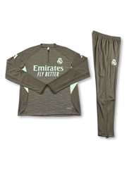 2026 レアル・マドリード 選手仕様トレーニングウェア 前面デザイン