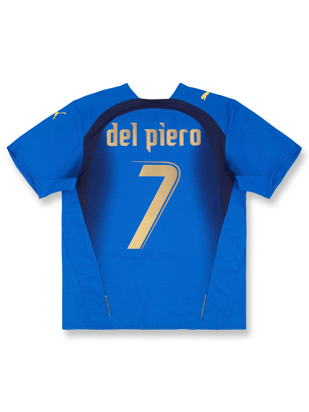 製品画像: 2006年 イタリア代表 ホーム ユニフォーム ピエロ7番 正面、クラシック ブルーデザイン サッカーシャツ

詳細画像: 背面のピエロ7番 金色「Del Piero」フォント ディテール、イタリア代表 ユニフォーム