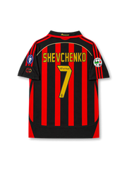 2006–2007 ACミランホーム シグネチャープリントエディション背面、シェフチェンコ7番、赤黒ストライプ、ゴールドマーキング、欧州大会パッチ仕様
