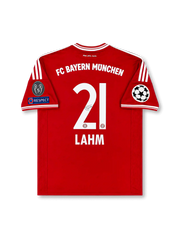2013–2014バイエルン・ミュンヘン シグネチャープリントエディション背面、ラーム21番、レッドボディ、UEFAチャンピオンズリーグパッチ仕様