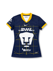 プーマス UNAM 2024/25 アウェイジャージ ウィメンズ 正面・ネイビー基調・黄金ブループリントグラフィック・大型プーマエンブレム・DHLスポンサー・イエローVネック