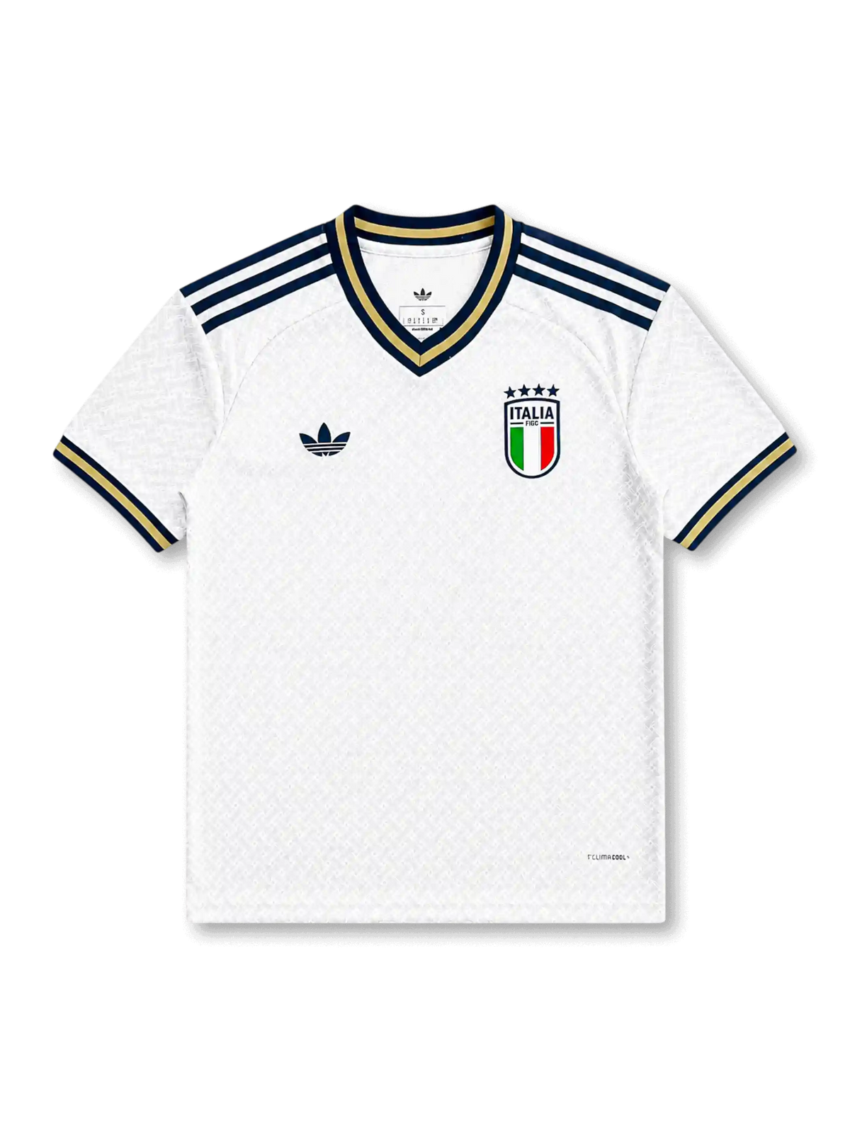 イタリア代表2026アウェイジャージ正面、ホワイトボディ、ネイビーのトレフォイルロゴ、4つ星付き代表エンブレム、ネイビーの3ストライプ、ゴールド調トリムのVネック、半袖デザイン