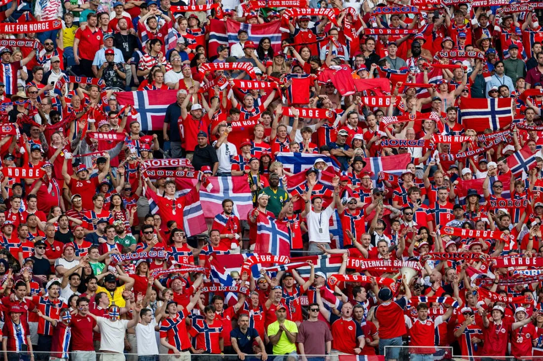 ノルウェー代表 2026 ホームユニフォーム（ブロート・ハーランド 9