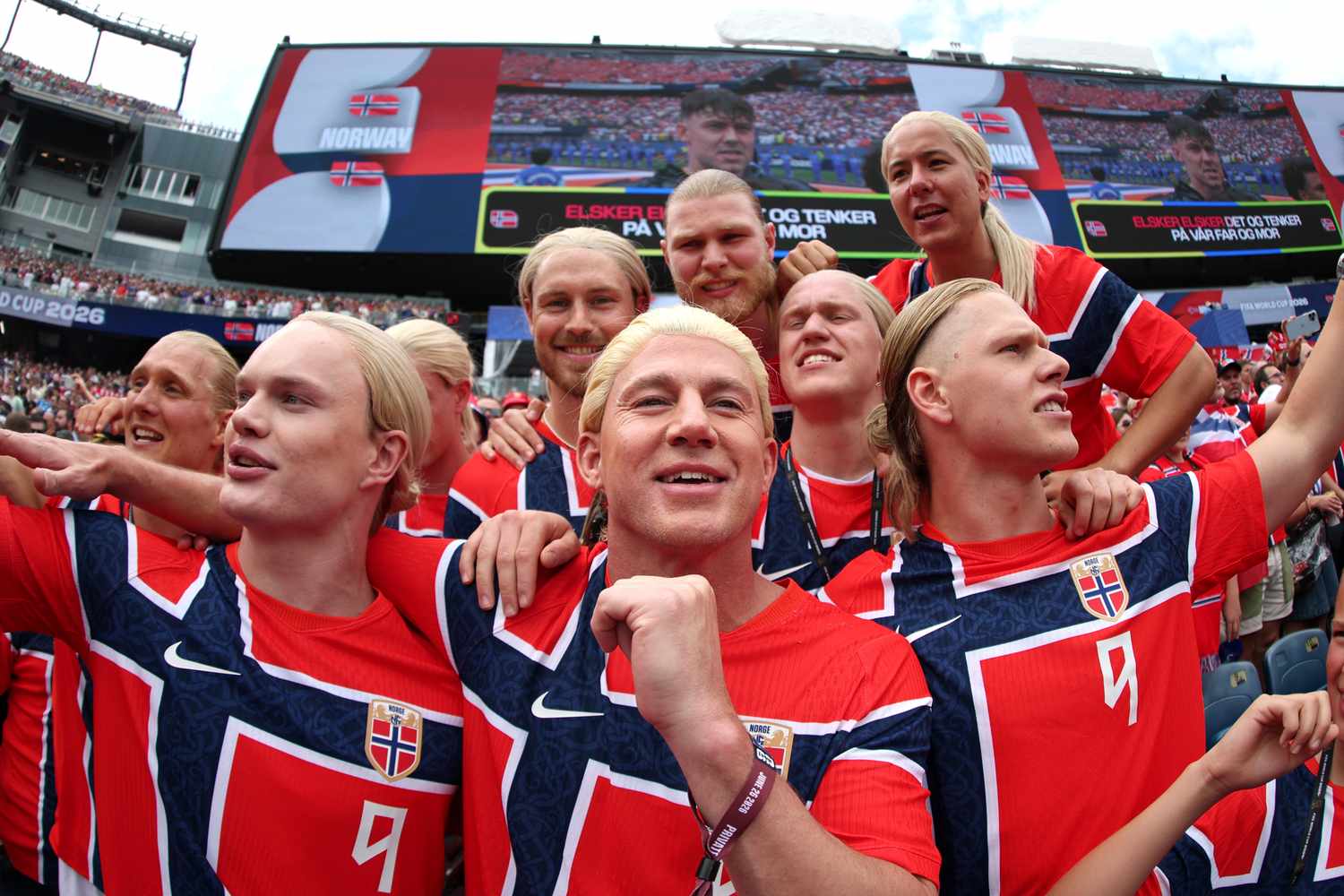 ノルウェー代表 2026 ホームユニフォーム（ブロート・ハーランド 9
