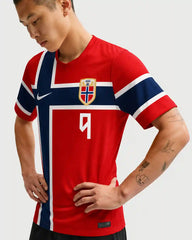 ノルウェー代表 2026 ホームユニフォーム（ブロート・ハーランド 9