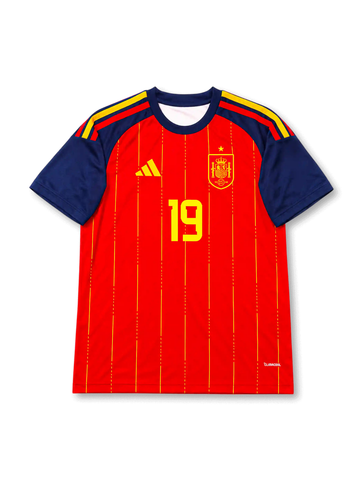 スペイン代表 2026 ワールドカップ ホーム レプリカユニフォーム フロント、赤ボディにイエローピンストライプ、ネイビーの袖と肩の国旗色ストライプ、右胸にイエローのスペイン連盟エンブレムと星、イエローの胸番号19