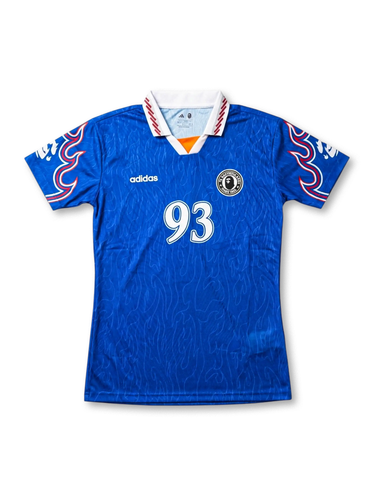 adidas × BAPE フットボールジャージ No.93 コラボレーション Authentic 正面 — ロイヤルブルー×炎グラフィック、猿頭エンブレム、93ナンバー