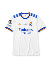 ホワイトベースにブルー×オレンジの襟と袖口ラインを配し、右袖にUEFAチャンピオンズリーグ13度優勝エンブレムとUEFAファウンデーションパッチを備え、背面にブルーのBENZEMAネームと9番、その下にレアル・マドリードのクラブエンブレムをあしらったレアル・マドリード2021-22ホームジャージ背面