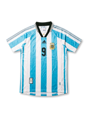 アルゼンチン代表 1998年W杯 ホームジャージ 前面 — スカイブルー×白縦ストライプ×二星AFAエンブレム×黒9番