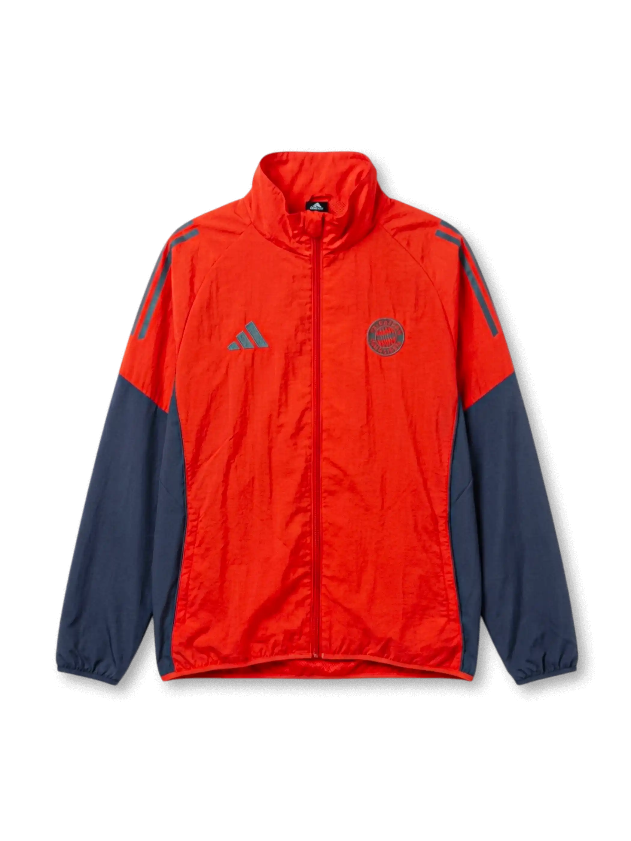 バイエルン・ミュンヘン adidas トレーニングウィンドブレーカー レッド/ダークグレー — ダークグレー袖パネルとリフレクターストライプ、トーン・オン・トーン円形エンブレムを配した公式トレーニングライン