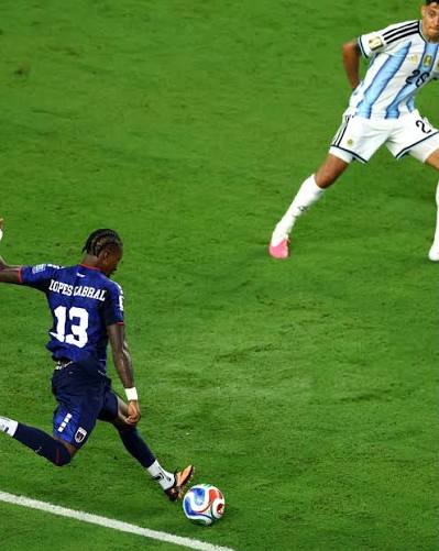 カーボベルデ代表 2026-27 ホームユニフォーム（ロペス・カブラル 13