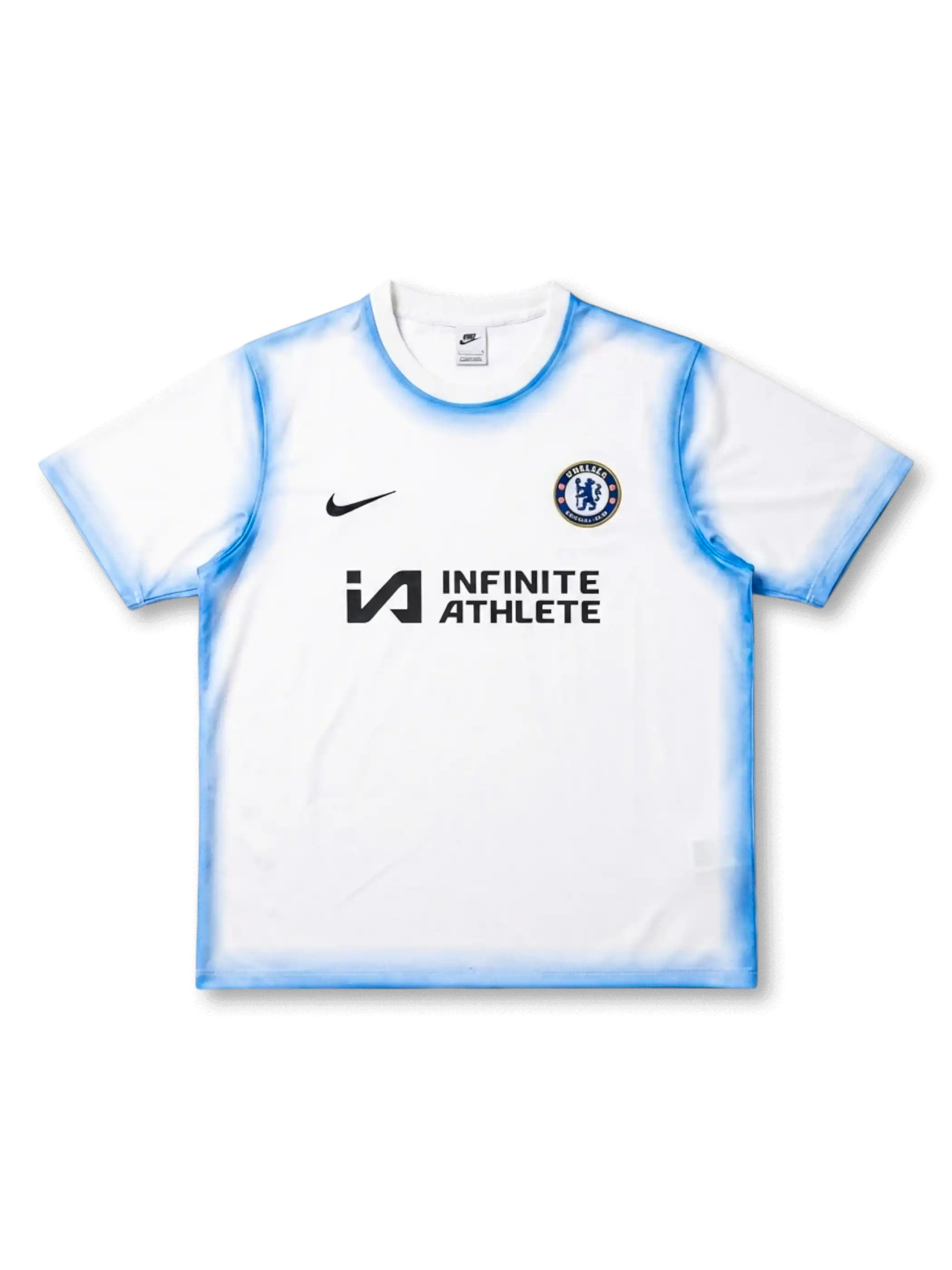 チェルシーFC 2024/25 ショートスリーブトレーニングトップ 前面 — ホワイト×ブルータイダイ×Infinite Athleteロゴ×チェルシーエンブレム
