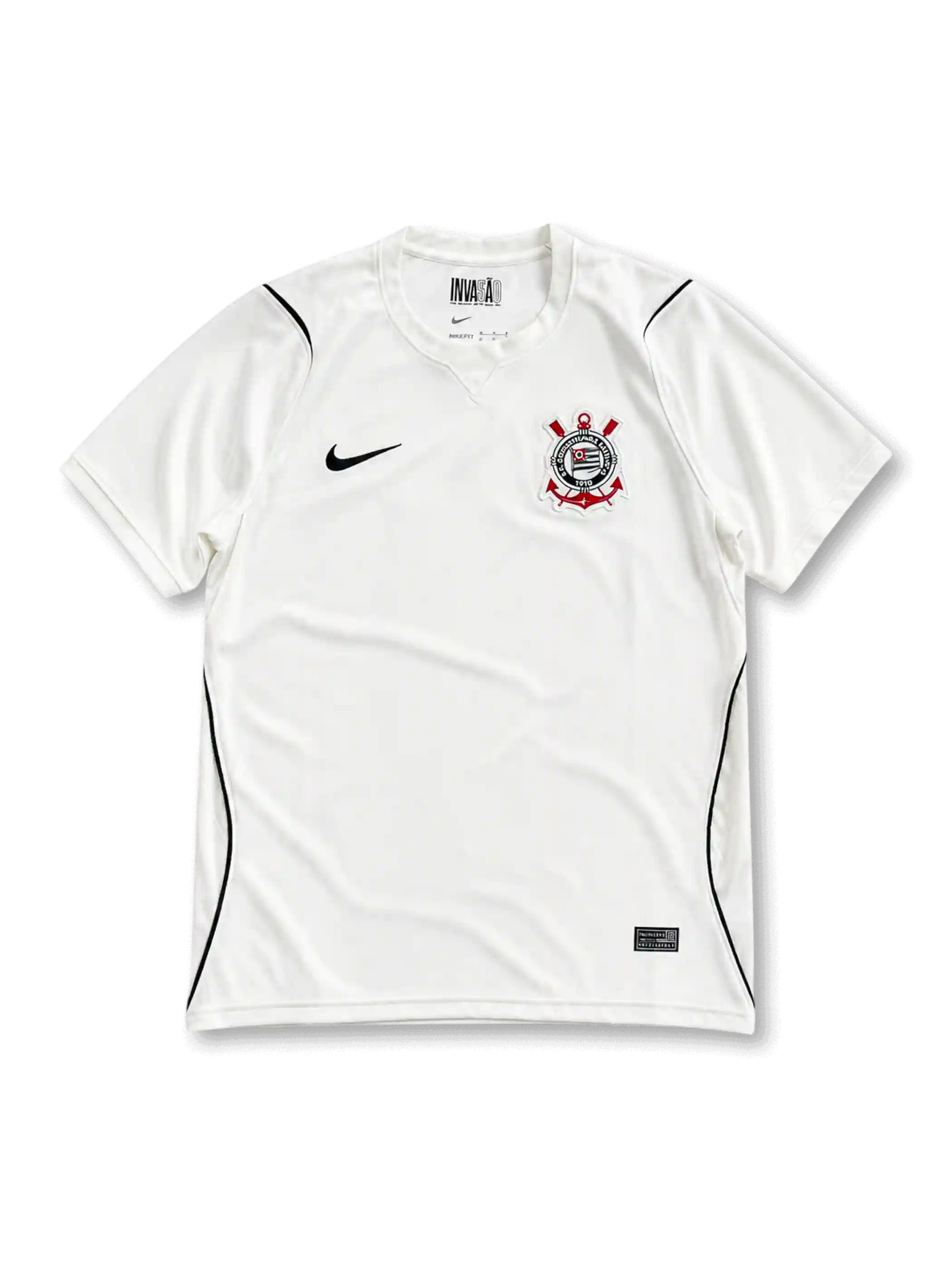 クリーム地に細いピンストライプ、Vネック襟、肩から脇にかけての黒いパイピング、左胸のNikeロゴ、S.C. CORINTHIANS PAULISTA 1910と記された復刻エンブレムを備えたコリンチャンス2026-27ホームジャージ正面