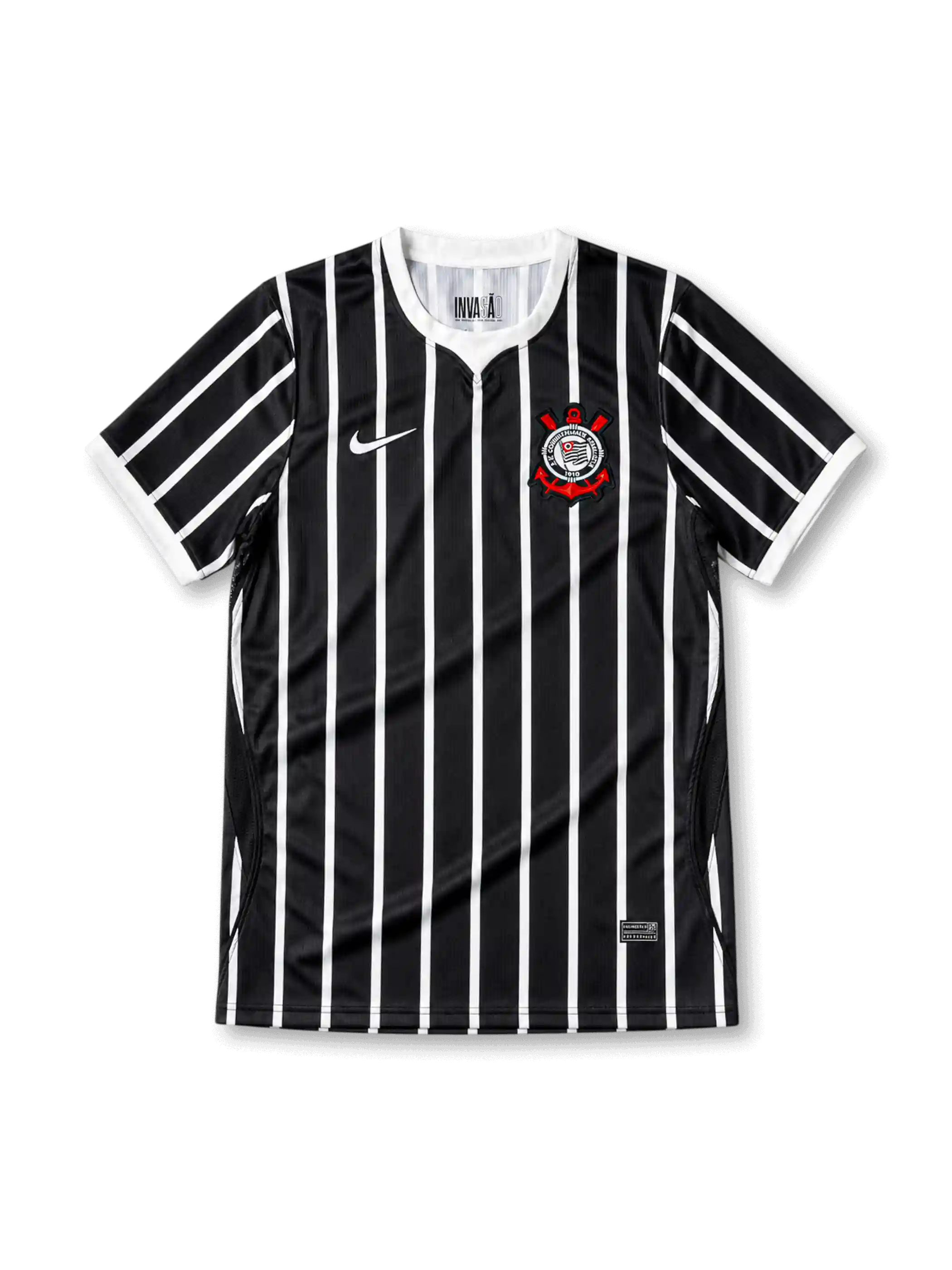 黒地に白の細い縦縞、白いクルーネック襟と袖口、左胸のNikeロゴ、S.C. CORINTHIANS PAULISTA 1910と記された復刻エンブレムを備えたコリンチャンス2026-27アウェイジャージ正面