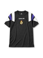 レアル・マドリード 2026-27 EQT Tシャツ 黒に白と紫のショルダーパネル 胸中央にエンブレム入り