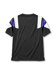 レアル・マドリード 2026-27 EQT Tシャツ 黒に白と紫のショルダーパネル 胸中央にエンブレム入り