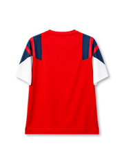 アーセナル 2026-27 EQT Tシャツ 赤に紺のショルダーパネルと白の袖 90年代エンブレム入り