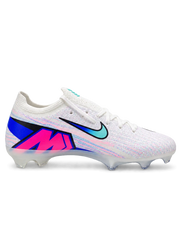Nike Mercurial/マーキュリアル Vapor 15/ヴェイパー 15 Elite FG ホワイトのサッカースパイク、ピンクとブルーのラインとグラデーションのスウッシュ、ブルーのAIR ZOOMソール面