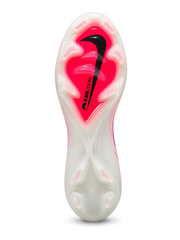 Nike Mercurial/マーキュリアル FG ホワイトとピンクのサッカースパイク、黒縁のホワイトスウッシュとかかとのMロゴ