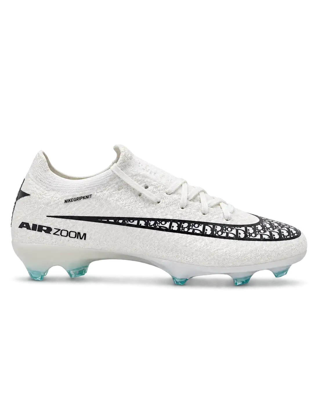 Nike Mercurial/マーキュリアル ホワイトのローカットサッカースパイク、ブラックのグラフィックスウッシュとミントグリーンのスタッド、AIR ZOOM表記入りアウトソール