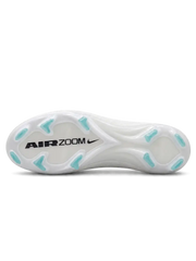 Nike Mercurial/マーキュリアル ホワイトのローカットサッカースパイク、ブラックのグラフィックスウッシュとミントグリーンのスタッド、AIR ZOOM表記入りアウトソール