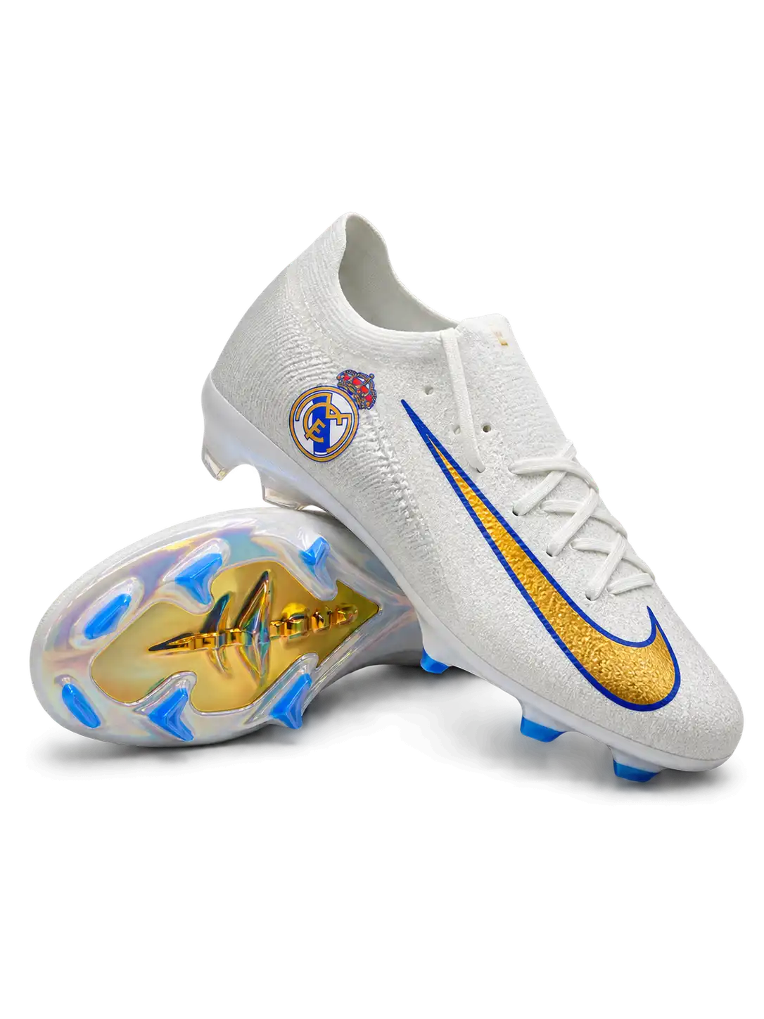 Nike Mercurial/マーキュリアル ホワイトのサッカースパイク、レアル・マドリードのエンブレム、ブルーとゴールドのスウッシュ、虹色の光沢があるソールとブルーのスタッド
