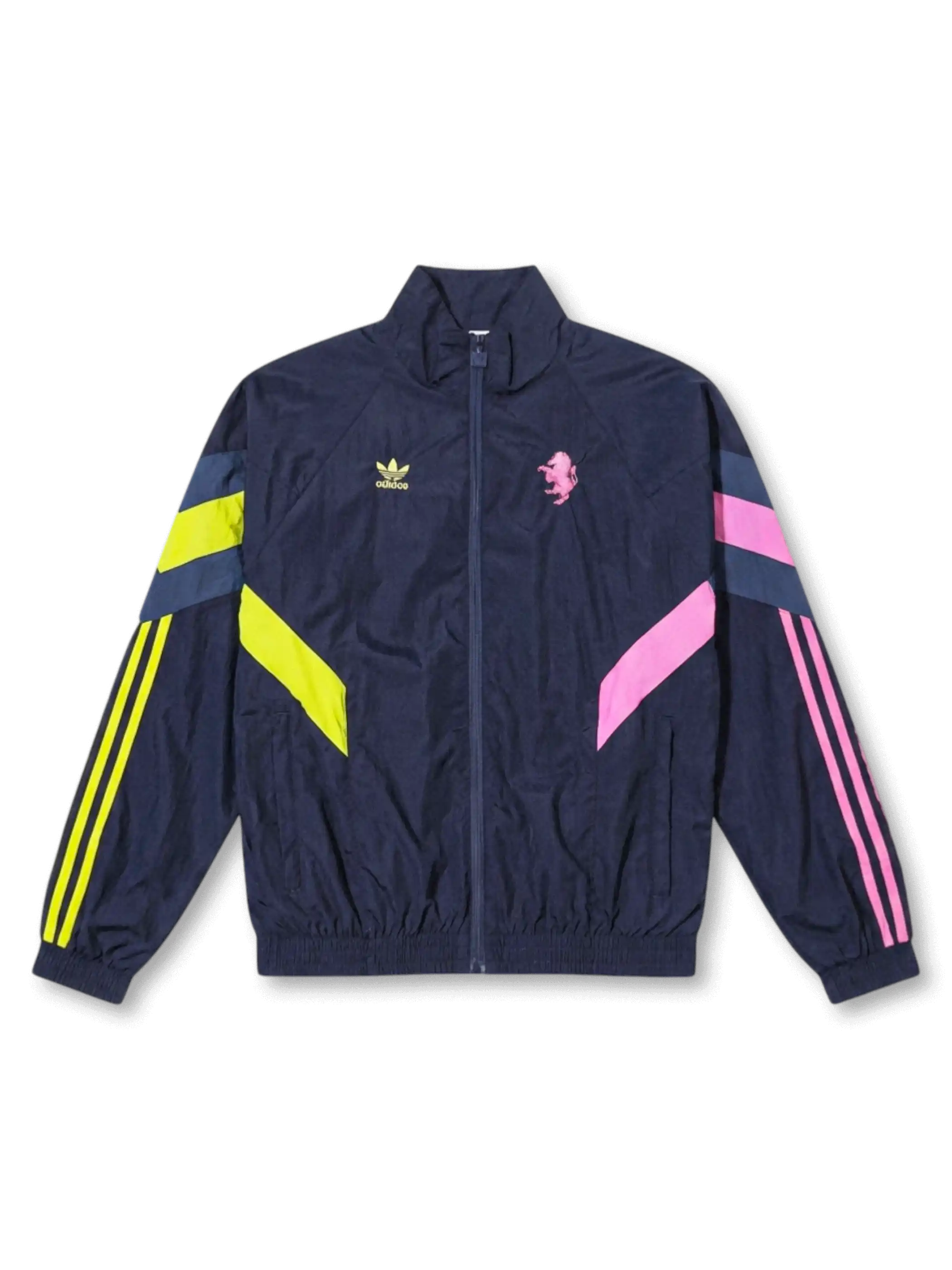 ユヴェントスFC adidas Originals アシンメトリックレトロトラックジャケット ネイビー — 蛍光イエロー×ネオンピンクの左右非対称シェブロンとブル刺繍を配した復刻ライフスタイルライン
