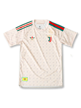 ユベントス × Gucci × adidas Originals スペシャルエディションシャツ