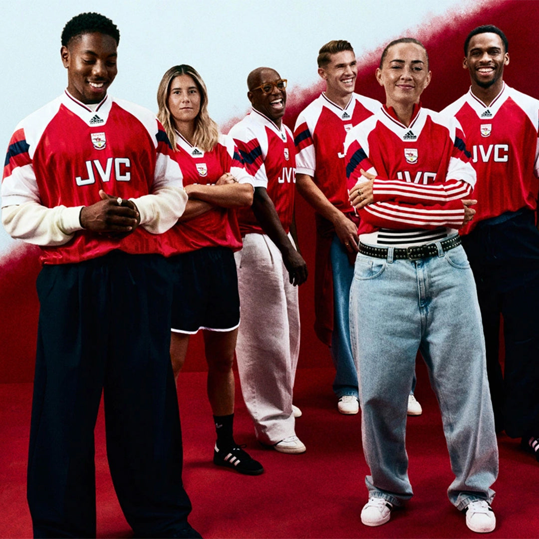 アーセナルの1992-94シーズン復刻ホームユニフォームを発表しました
