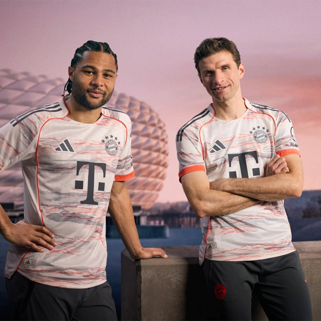 バイエルン・ミュンヘン 2025-26シーズン アウェイユニフォーム
