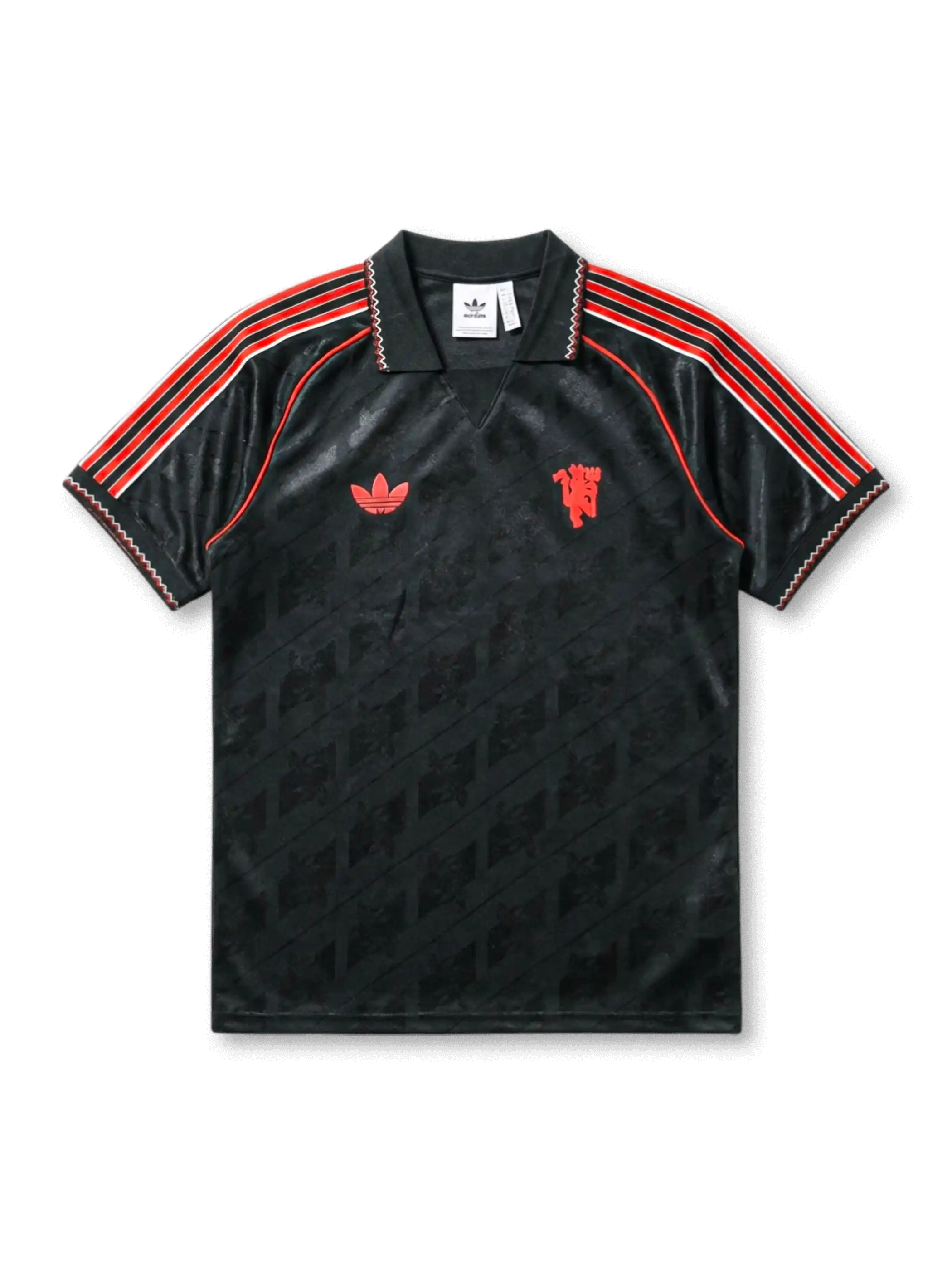 マンチェスター・ユナイテッド×adidas Originals復刻ジャカードポロシャツ正面、ブラック×MUジャカード全面・レッド黒白3本ストライプ・ジグザグカラートリム・レッドデビルエンブレム