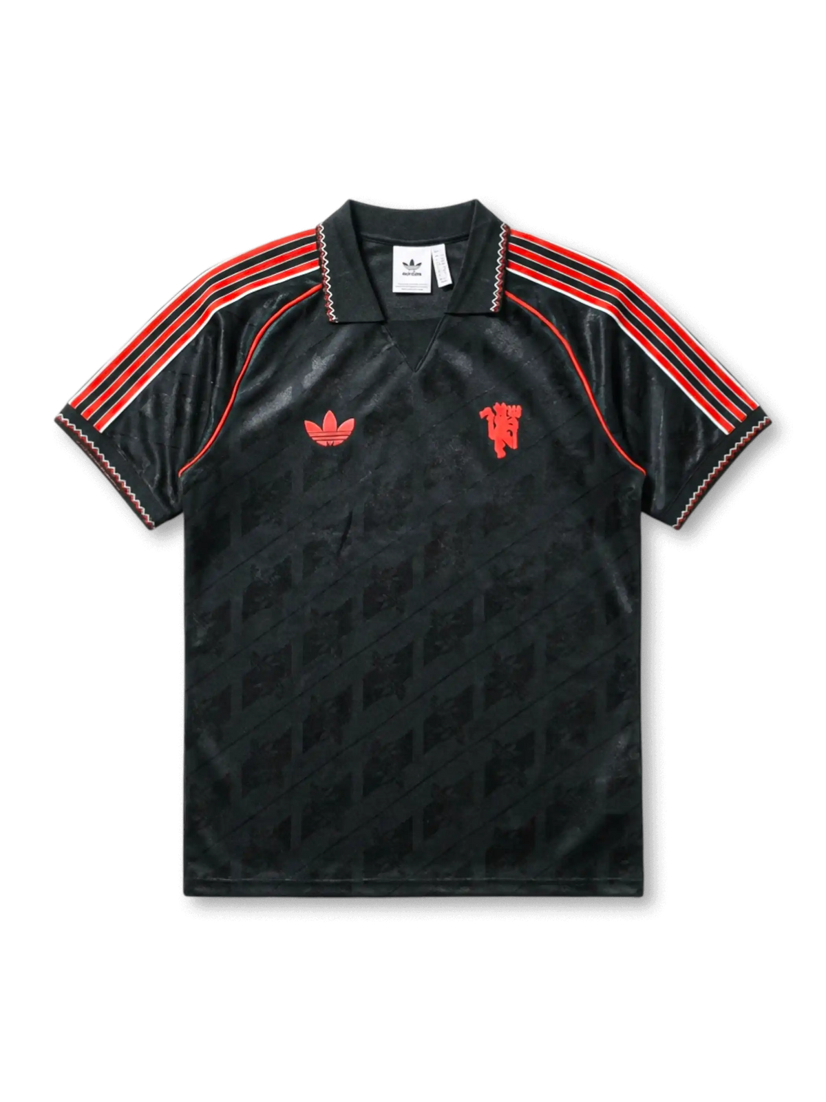 マンチェスター・ユナイテッド×adidas Originals復刻ジャカードポロシャツ正面、ブラック×MUジャカード全面・レッド黒白3本ストライプ・ジグザグカラートリム・レッドデビルエンブレム