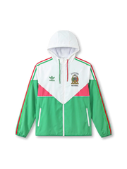 メキシコ代表 adidas Originals 復刻ウィンドブレーカー グリーン/ホワイト — ホワイトシェブロンパネルと三色袖ストライプ、SELECCION NACIONALヴィンテージ国章エンブレムを配した復刻ライフスタイルライン